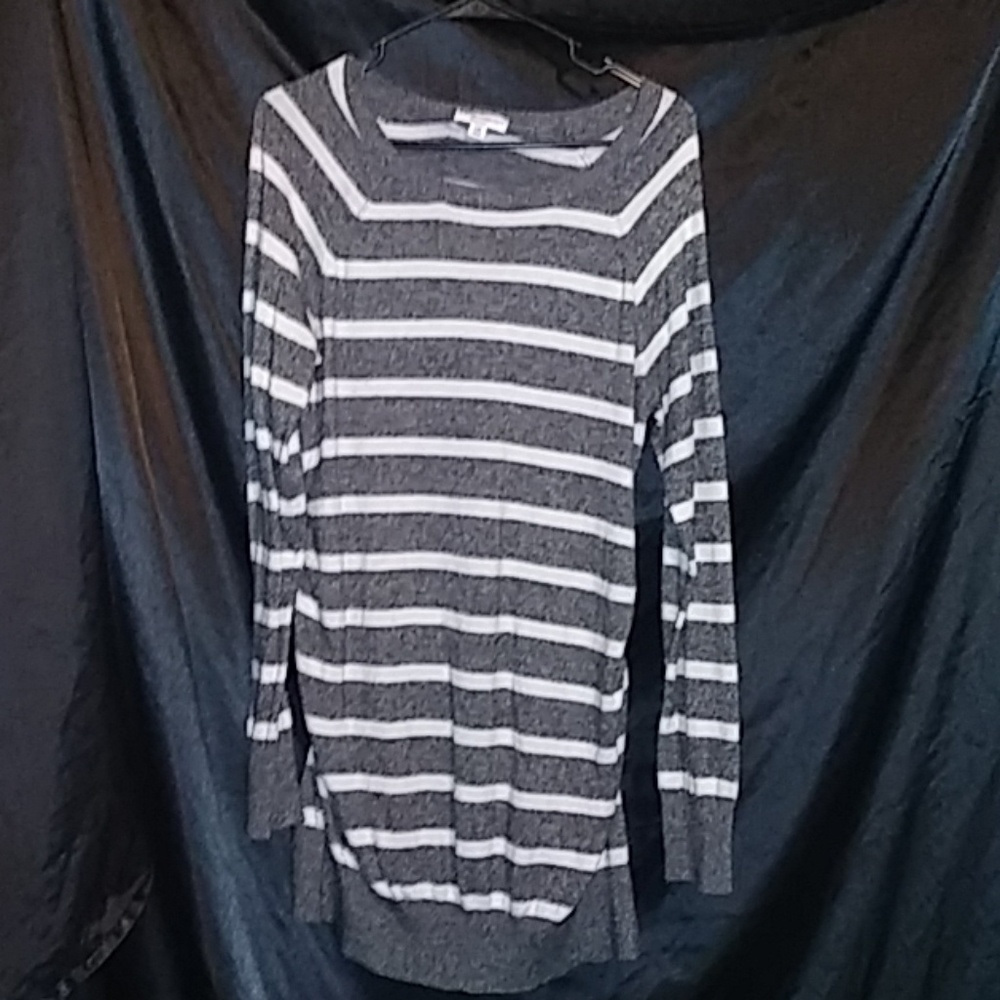 Liz lange Maternity sweater dress/shirt